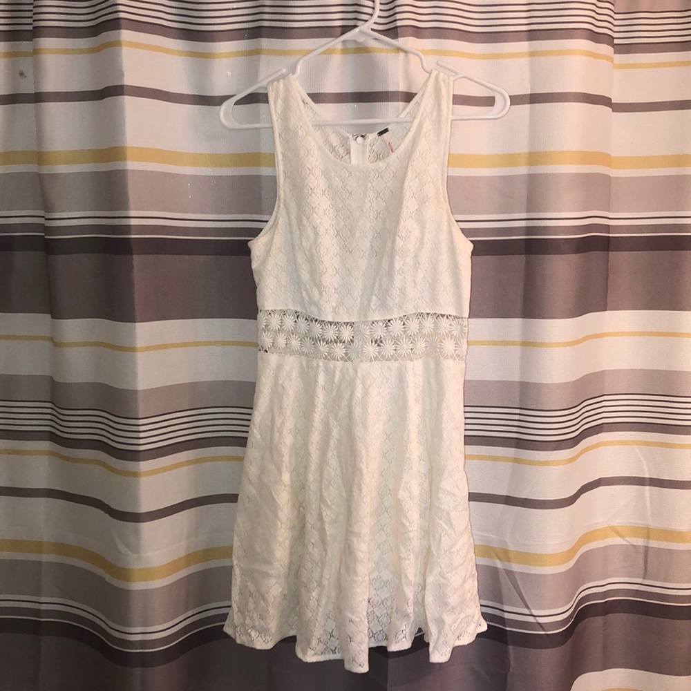Size 4 flower cutout FREE PEOPLE white dress